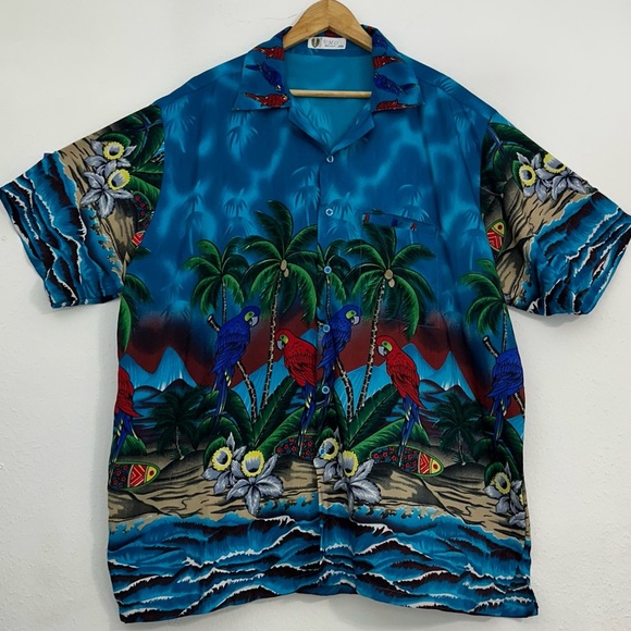 V.H.O. Blue and Green Casual Button Down Hawaiian Front Pocket shirt - Picture 3 of 12
